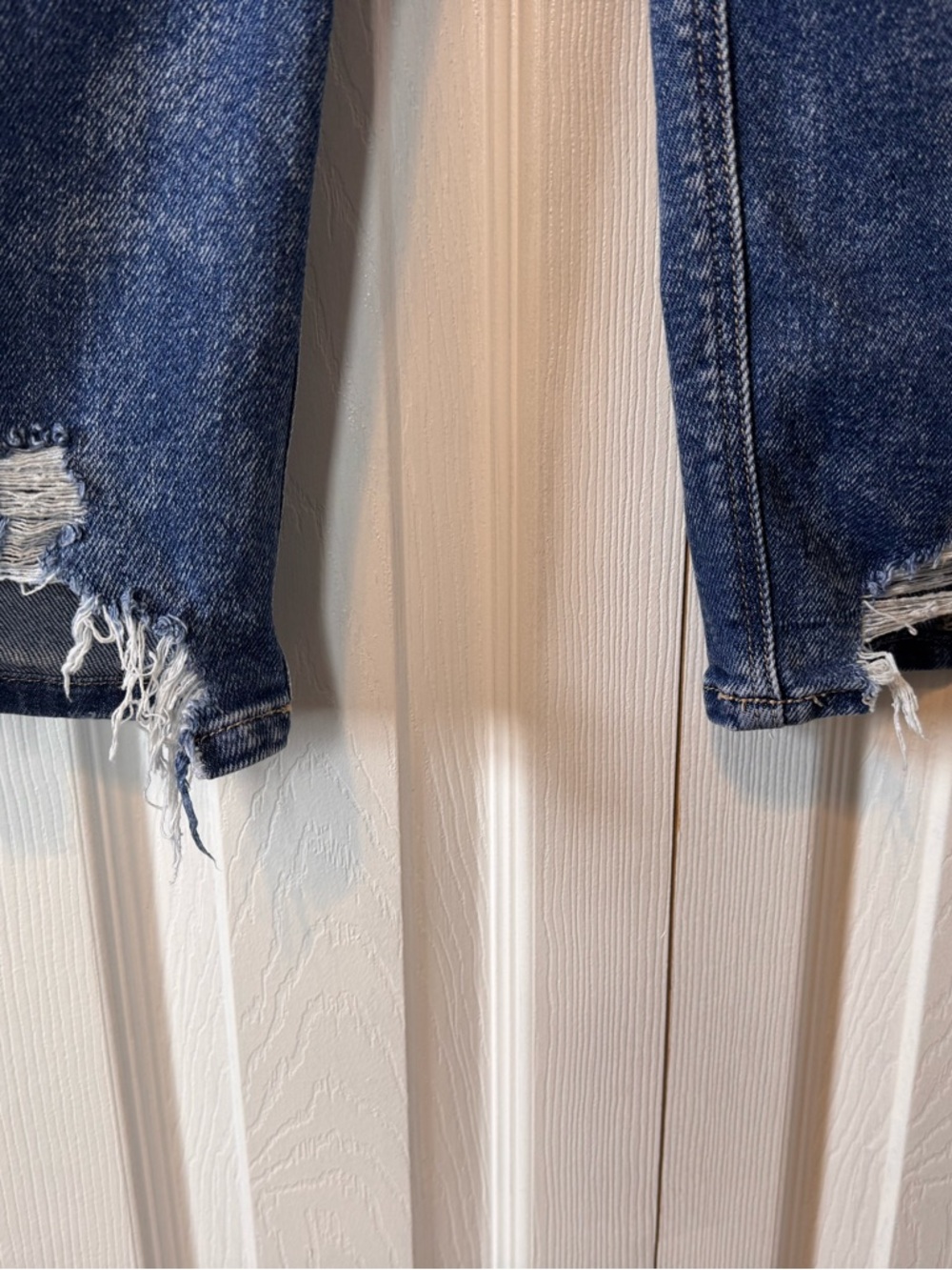 American Eagle Dark Blue Distressed Stretched Jeans Size 00 Regular - Picture 9 of 12